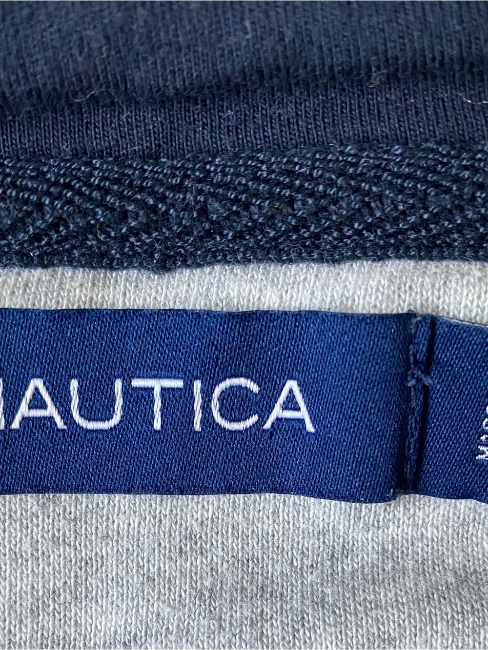 Nautica Men’s Light Gray Fleece Pullover Hoodie with Navy Logo - Picture 6 of 10